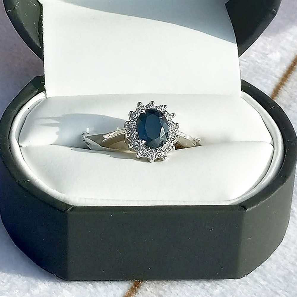 HOLSTED JEWELERS Princess Diana Genuine Sapphire Engagement Ring Replica Size 7